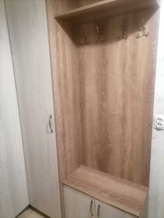 Продам шкаф в прихожую