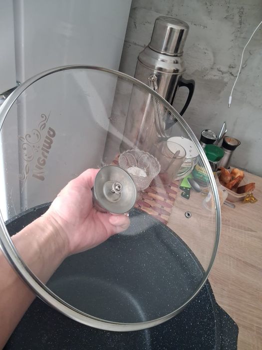 Продаётся кастрюля