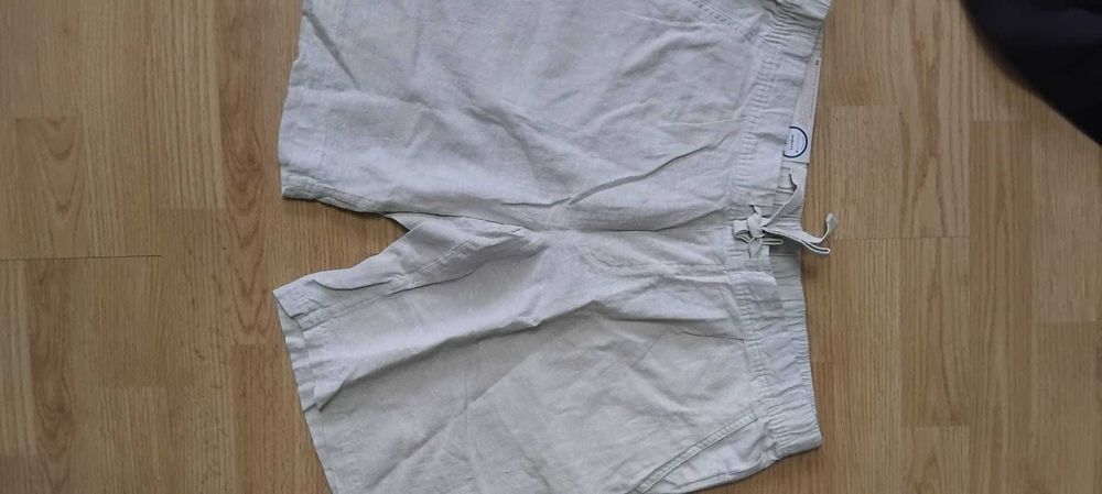 Pantaloni scurti,barbati L ,noi cu eticheta