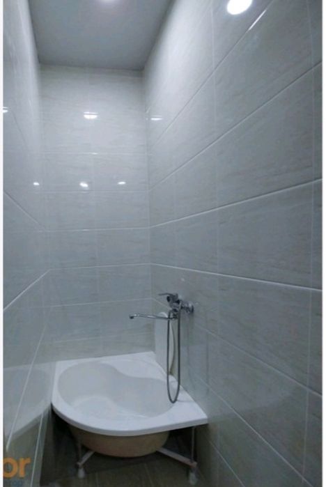 Кибрайский район Кирпичный угловой часть дома 3-этажный 5-комнат 3,3-с