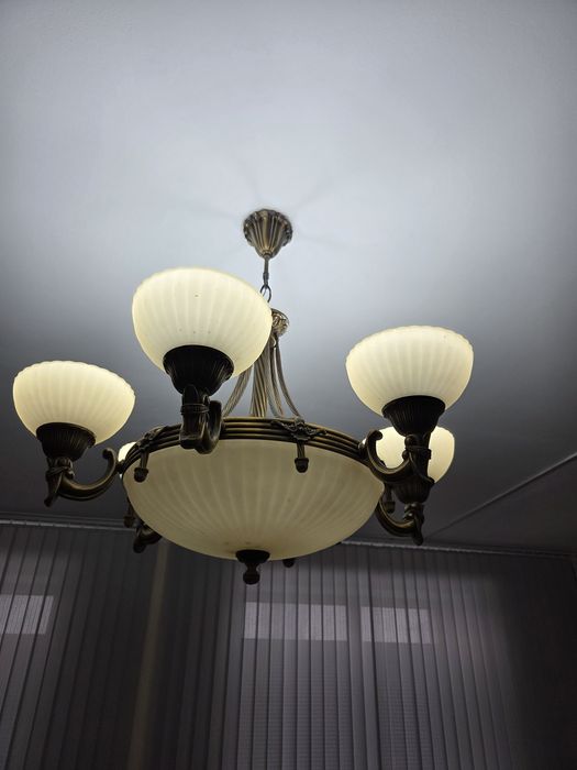 Продам люстры б./у