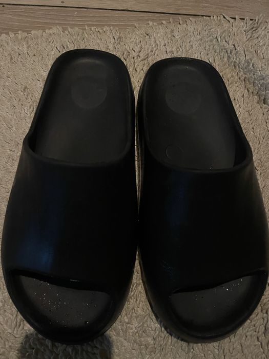 Yeezy slide slapi