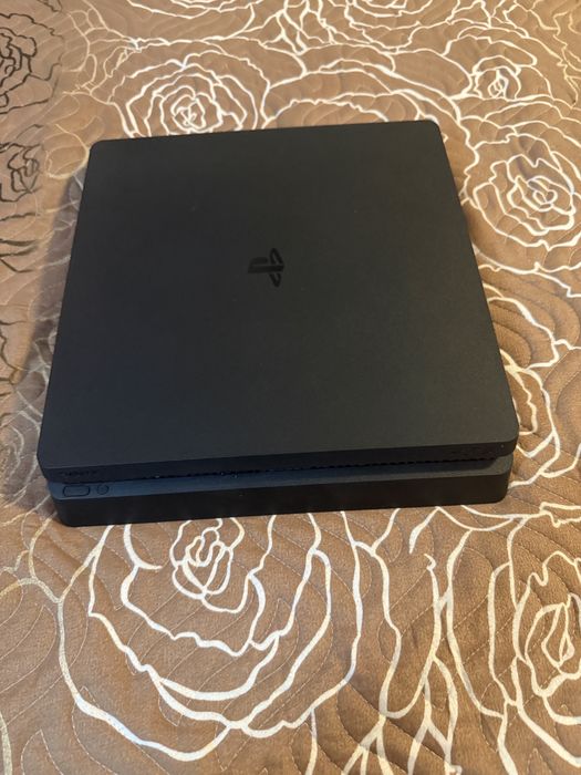 Vand ps4 1tb,negru