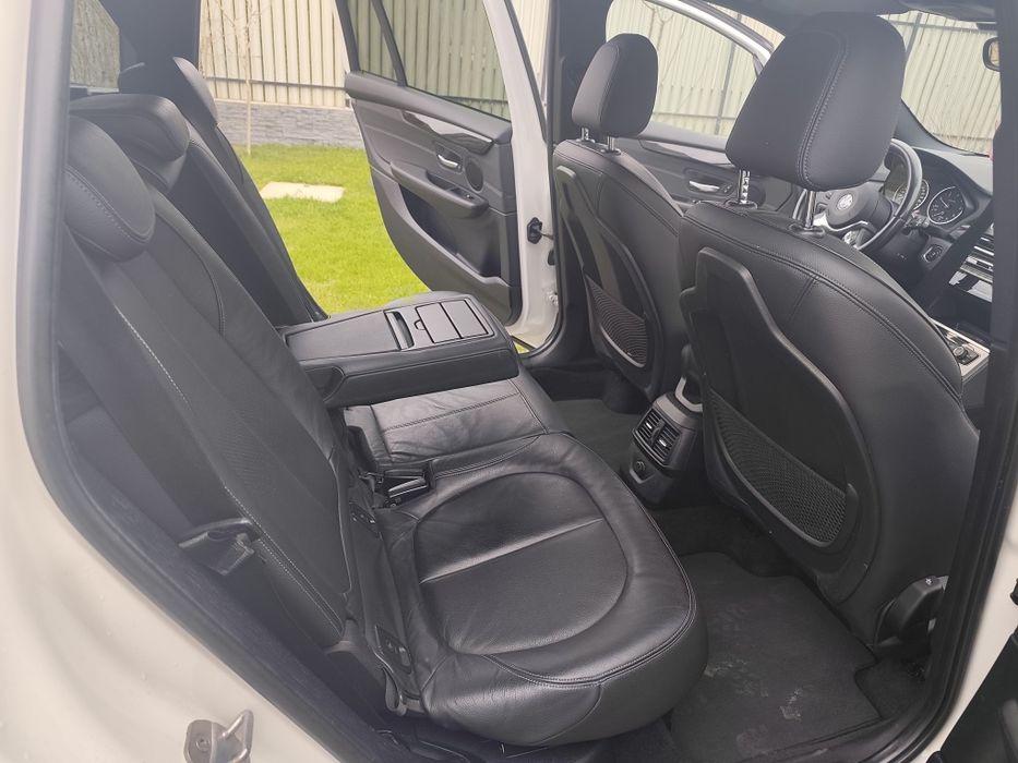 BMW 216 D mașina de familie