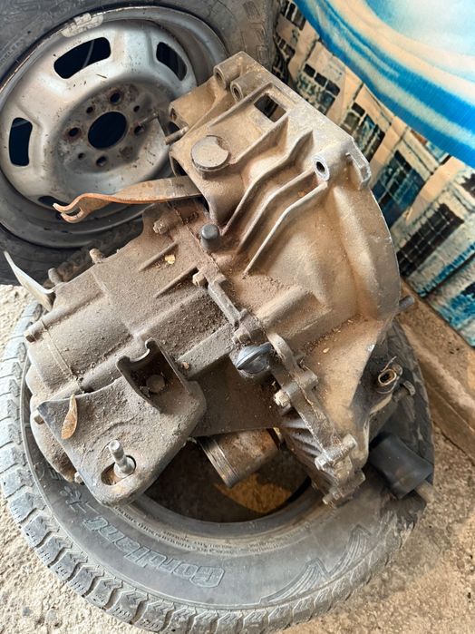 Продам мотор коробка генератор стартер