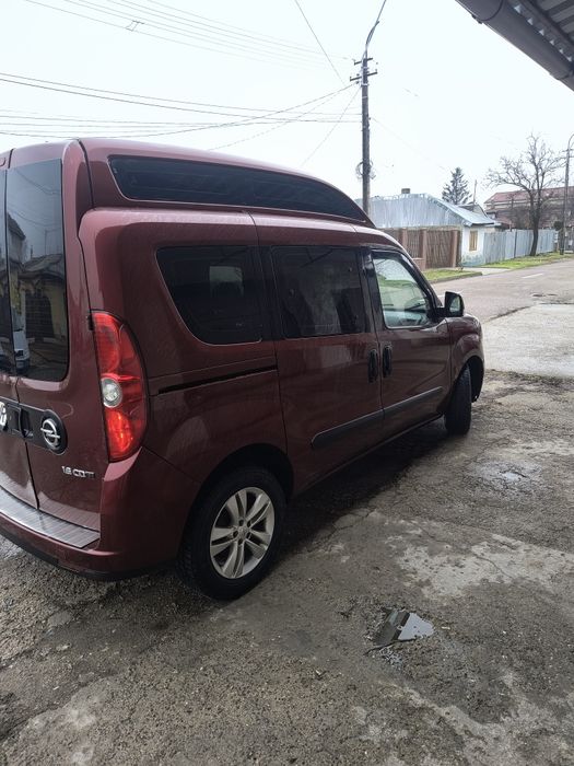 Opel combo 1.6 diesel supraînălțat schimb cu duba 6 sau 9 locuri