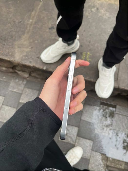 IPhone 16 pro,с гарантией