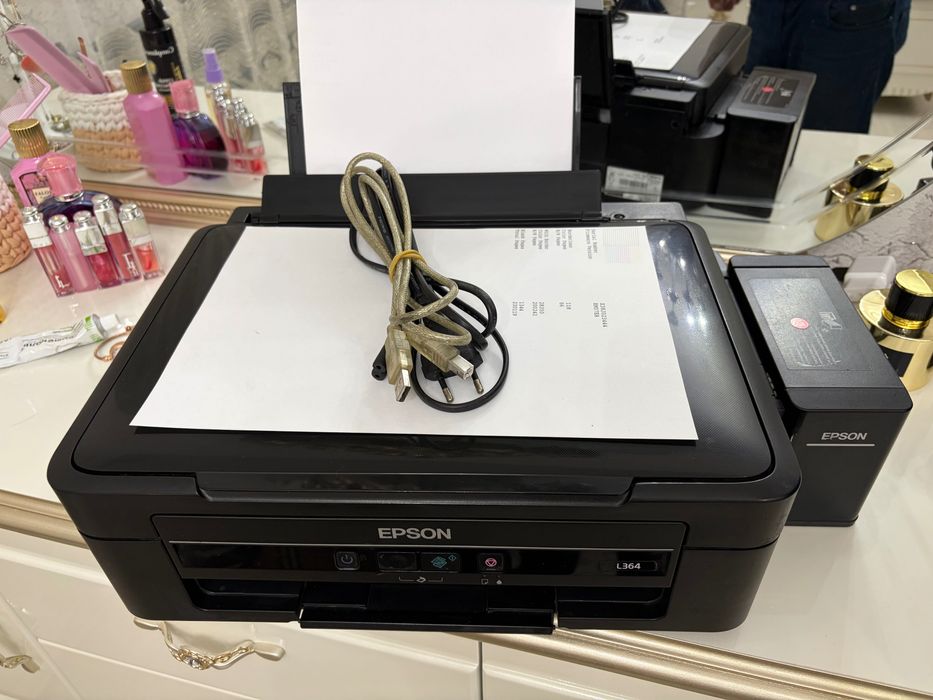 Epson L 364 Rangli 3/1 Printer Skan Kserx Yaxshi ishlidi