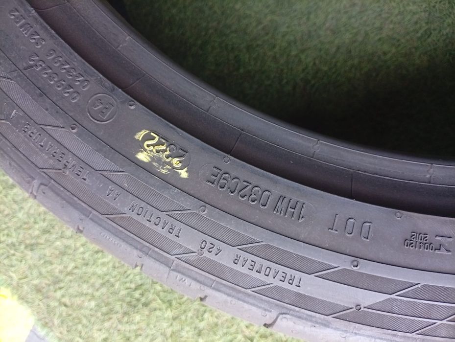 235 45 20 Continental