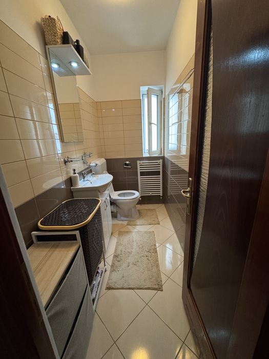 Vând apartament 70 mp +loc de parcare, etaj intermediar, Brădet