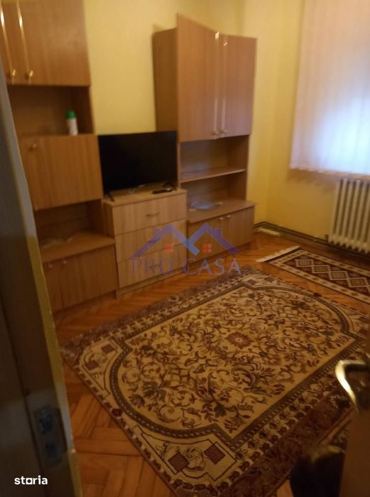 Apartament 3 camere, decomandat, Cetate, Lic. Sportiv, et.3, 2 bai