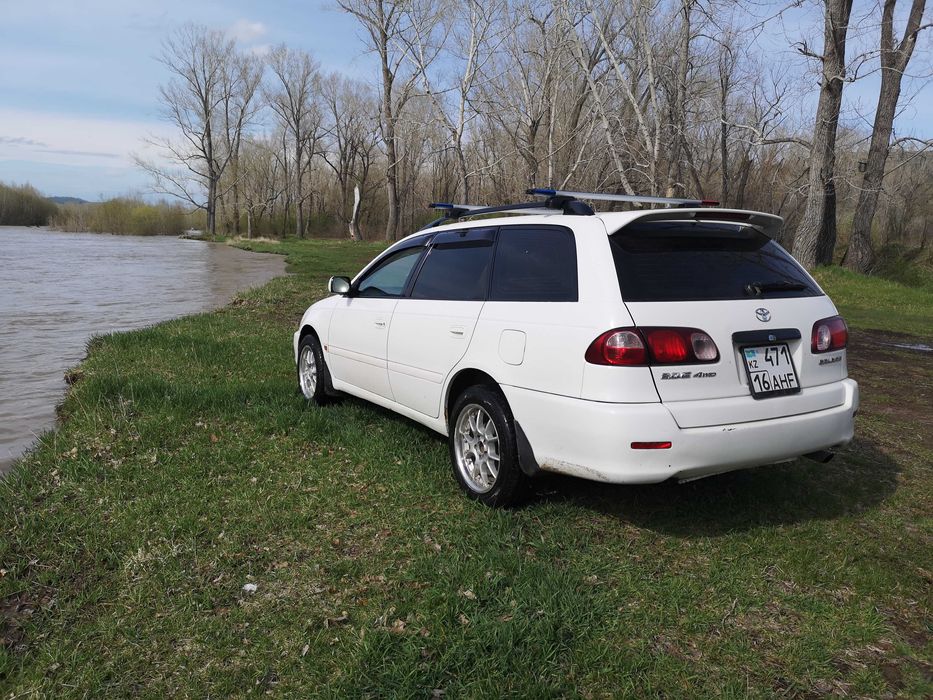 ТОЙОТА Caldina 2001