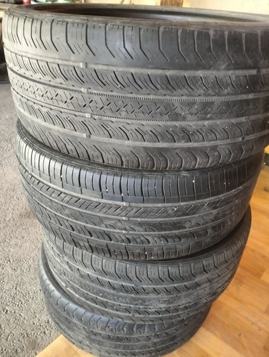 Шины комплект 245/40/19 Continental.
