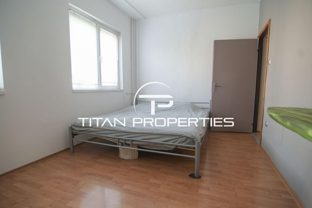 Тристаен апартамент в жк. Тракия