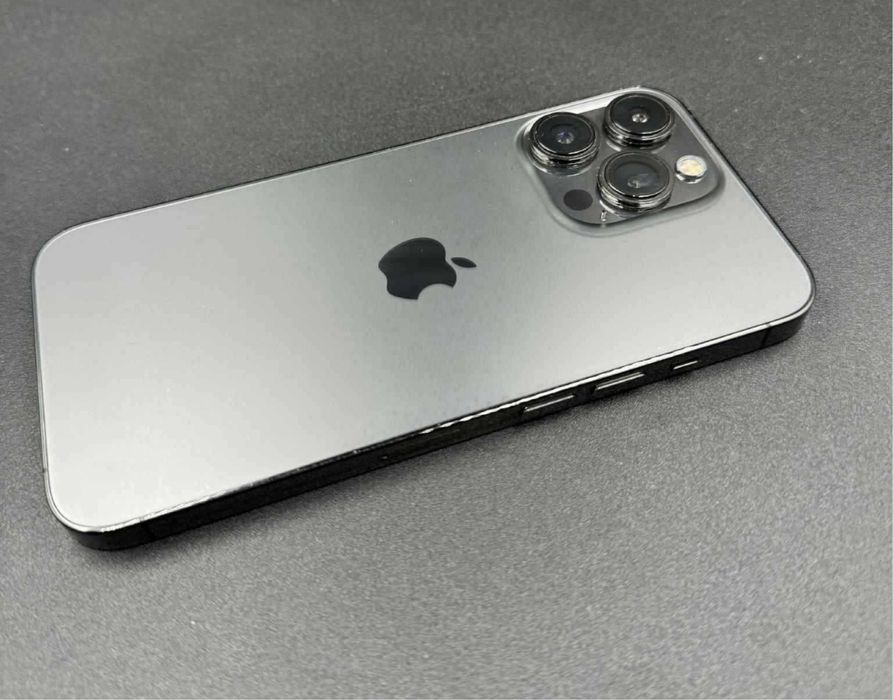 iPhone 13 PRO • 256 GB • 93% Bateria