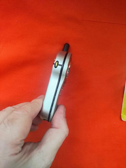 Motorola v70 + charger original sigilat ( unlocked, baterie f  buna)