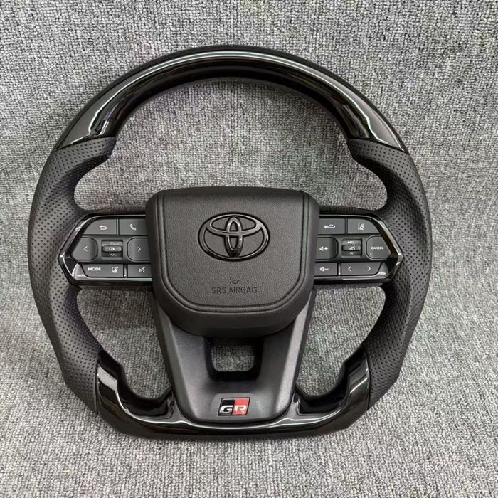 Анатомические рули Тойота, Toyota Land cruiser 300