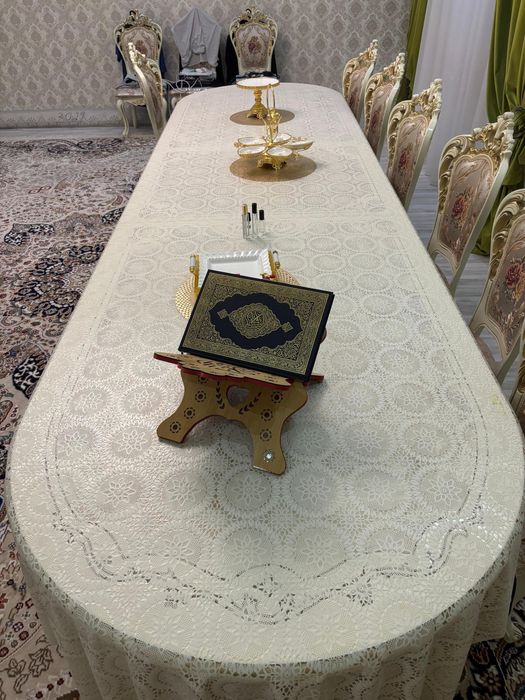 Продаётся большой стол 4 м × 1