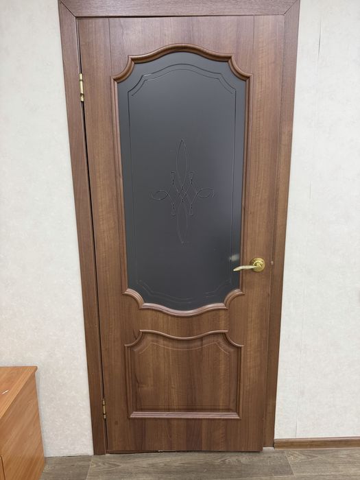 Продам дверь в зал