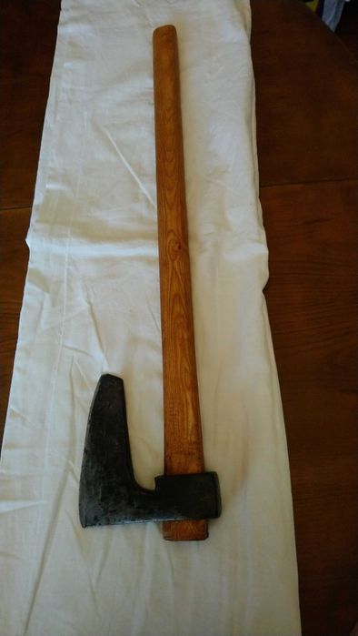 Стара малка брадва.