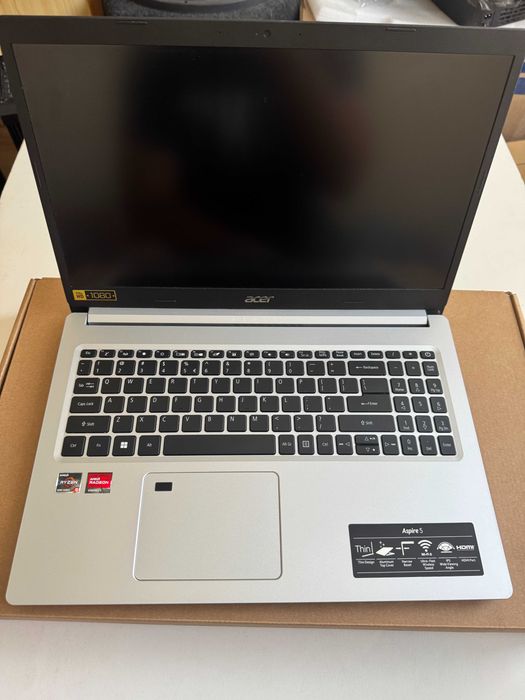 Acer Aspire E5-575G-53VG - i5 6200U, 8GB Ram, Nvidia 940MX