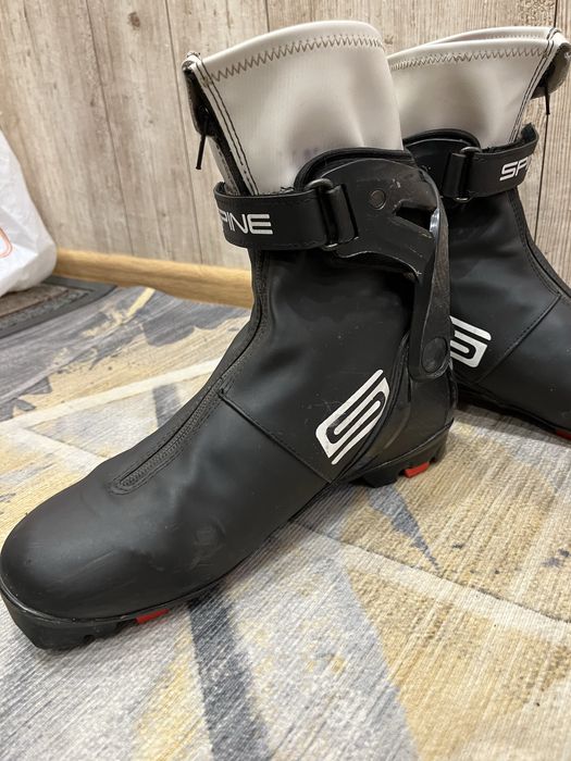 лыжные ботинки конек