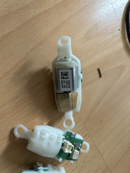 Motoras vibratii volan bmw g30 g31 g11 g12 g15 g01 g02 f93 f97