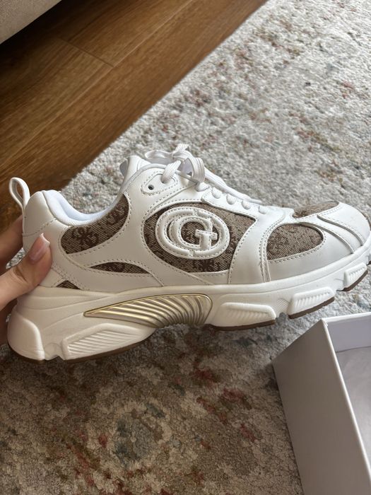 Маратонки Guess