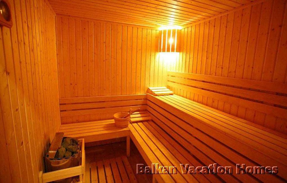 Продава се Тристаен апартамент в Каварна - 103 кв.м за 797 €/кв.м - Снимка #17