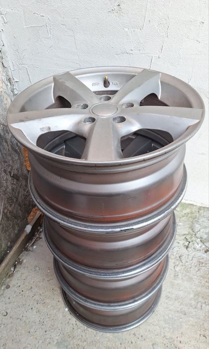 Vând jante aliaj R16