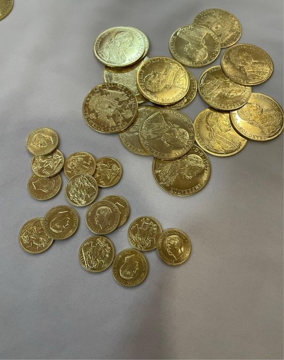 Vand monede placate cu aur 24k