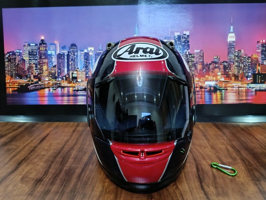 Мото шлем от Японского бренда ARAI Quantum