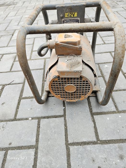 Продам вибратор для бетона