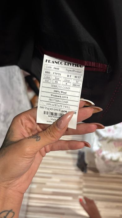 Костюм класически-черен носен на сватба