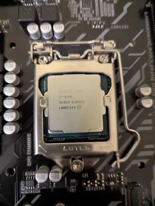 i7 8700 + gigabyte Z370p d3
