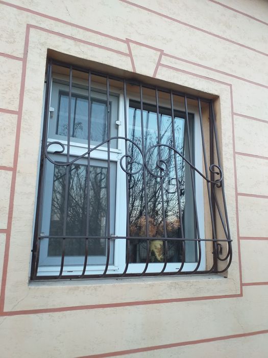 Решетки на окна кованые и сварные