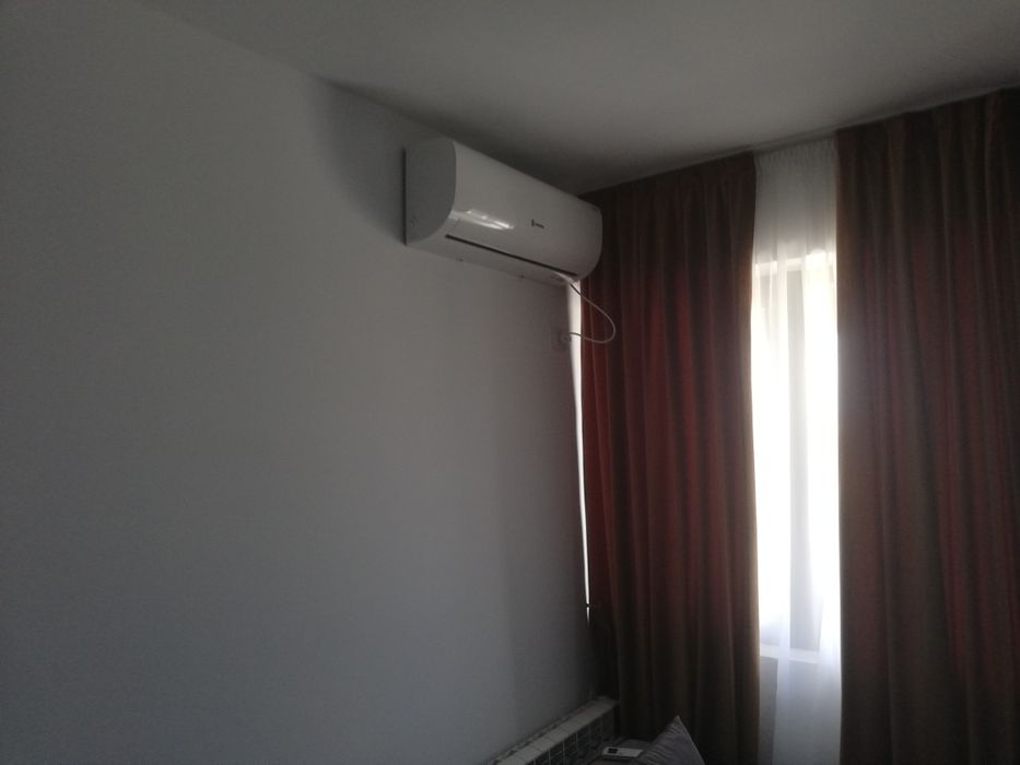 Închiriez apartament cu doua camere.