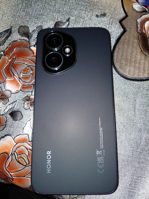 Honor400 xali yangi turibdi