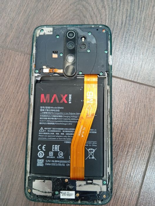 Продам Xiaomi Redmi Note 8 Pro, чуть поломанный