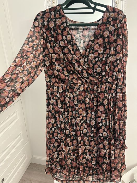 Rochie de zi, intr-o stare foarte buna!