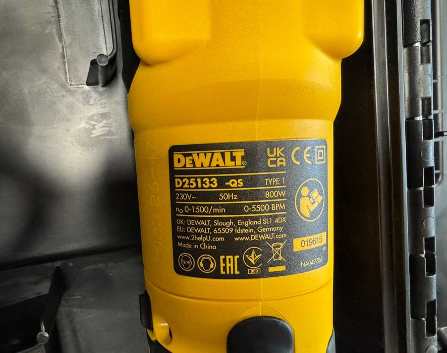 Електрически перфоратор DeWALT D25133 Нов!!!