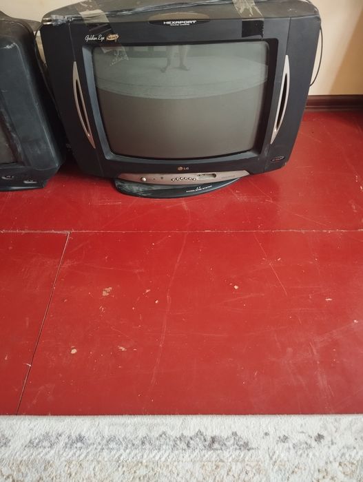 Продам телевизор LG