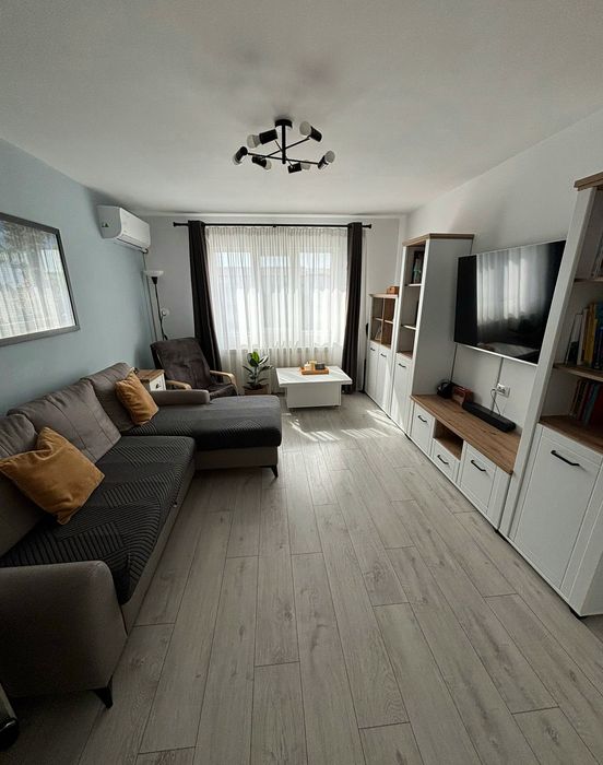 Apartament 2 camere decomandat, 59 mp, renovat 2021, mobilat, parcare + spatiu de depozitare.