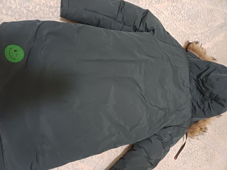 Продам куртку для девочки