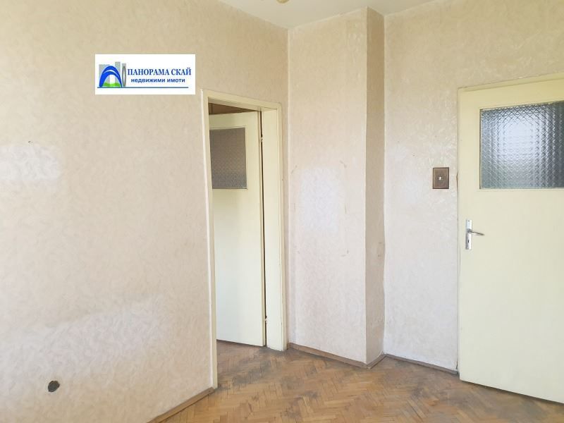 Продава се Тристаен апартамент в Плевен, Идеален център - 97 кв.м за 1289 €/кв.м - Снимка #3