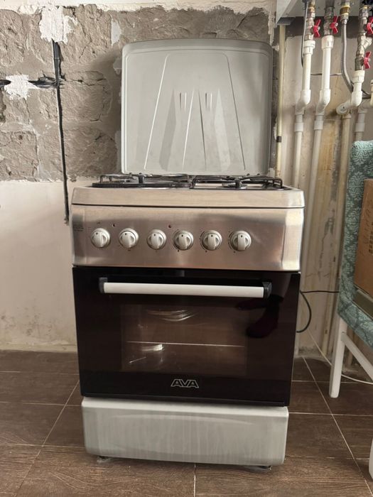 Продам газовую плиту