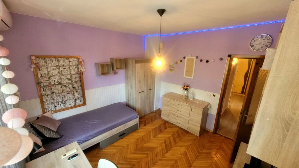 Продава се Многостаен апартамент в Добрич, Център - 100 кв.м за 4 €/кв.м - Снимка #8