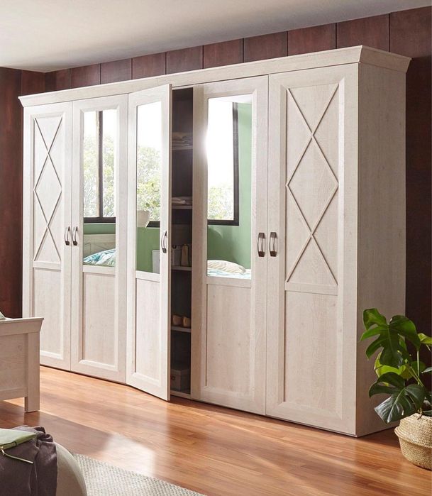 Dulap cu cinci usi si Oglinda Kashmir , 255 cm latime