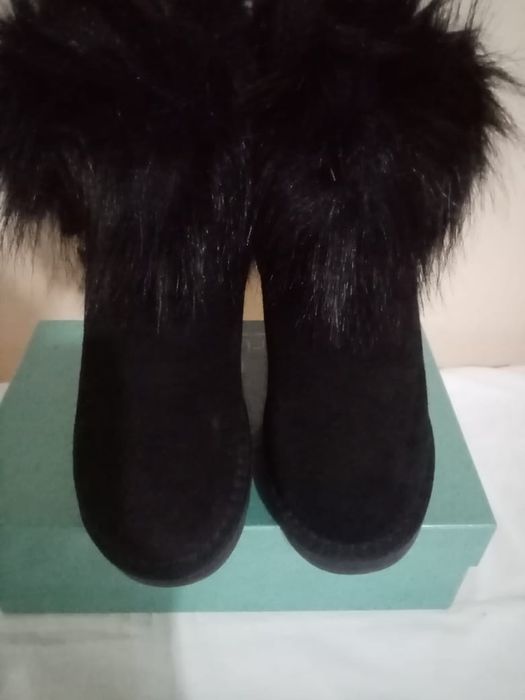 НОВЫЕ,УГИ,,ботинки замша,зима.