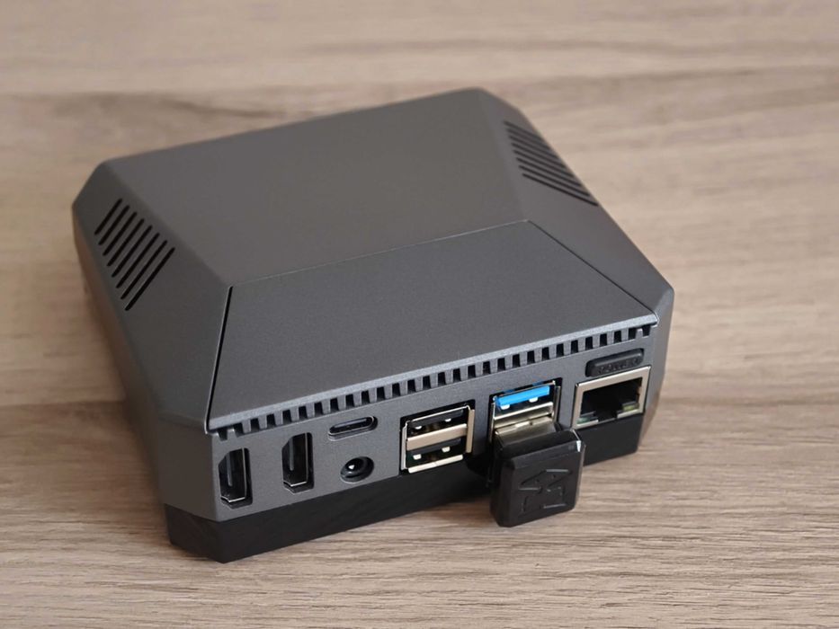 Mini PC - Raspberry Pi 4 Model B 4GB + кутия Argon One M.2 + SSD 120GB